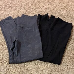 Zyia pAIR Black and Gray Camouflage Leggings